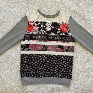 Women’s S Floral Crew Neck Graphic Sweatshirt
